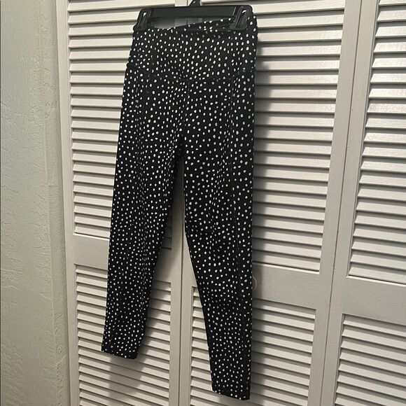 Unbranded Pants - #1126=Chic Black and White Polka Dot Leggings